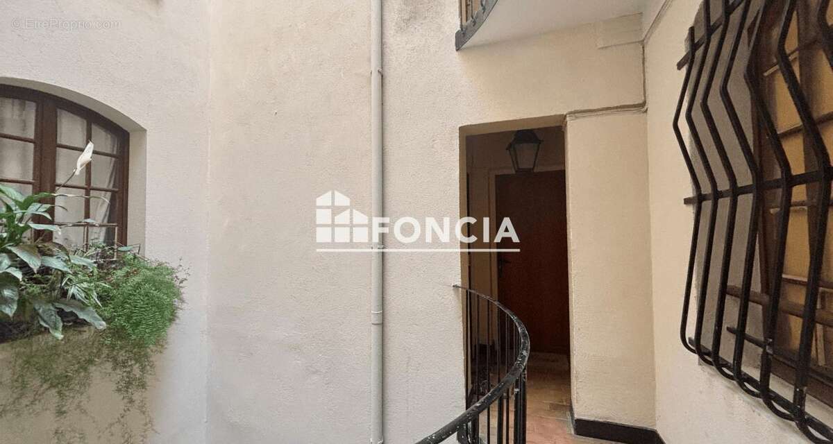 Appartement à PARIS-14E