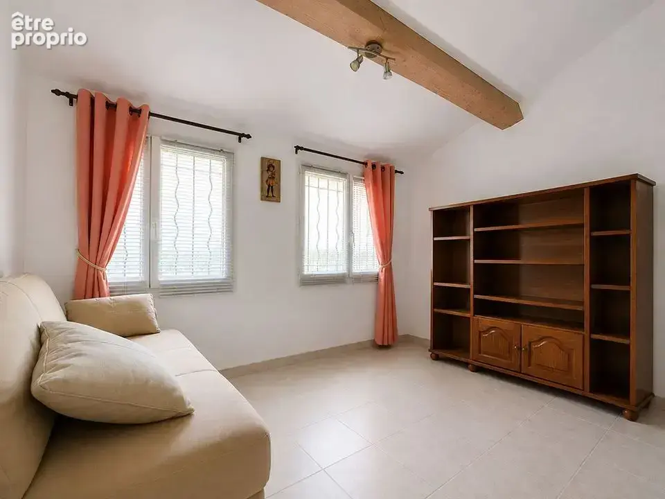 Maison 109 m² à Regusse  - photo 6