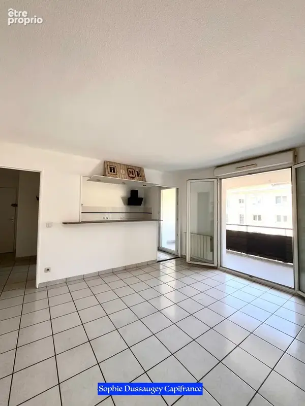 À vendre – Bel appartement 3 pièces avec grande loggia – Bordeaux Chartrons / Bassins à Flot - photo 3