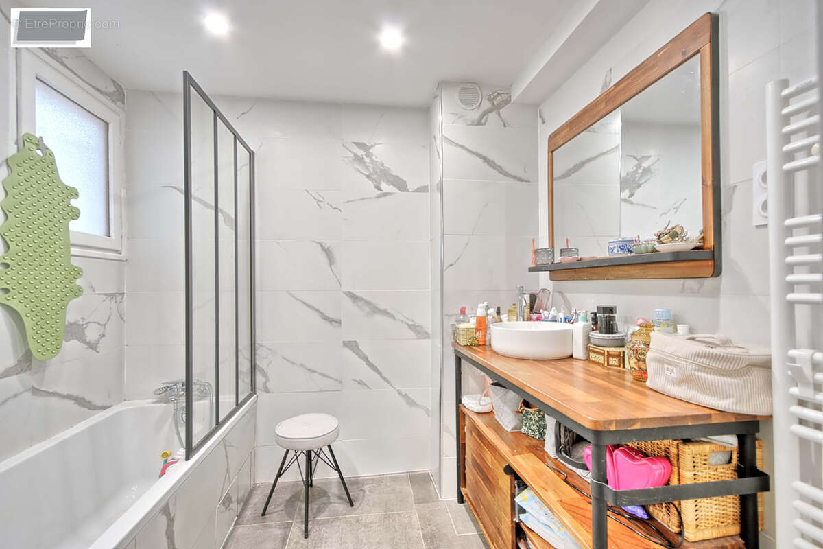 Appartement à LA VALETTE-DU-VAR
