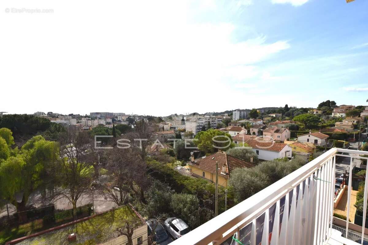 Appartement à LE CANNET