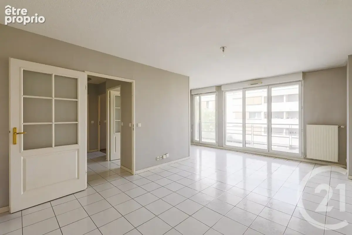 Appartement à SAINT-MARTIN-D'HERES