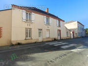 Maison à MONTREVAULT