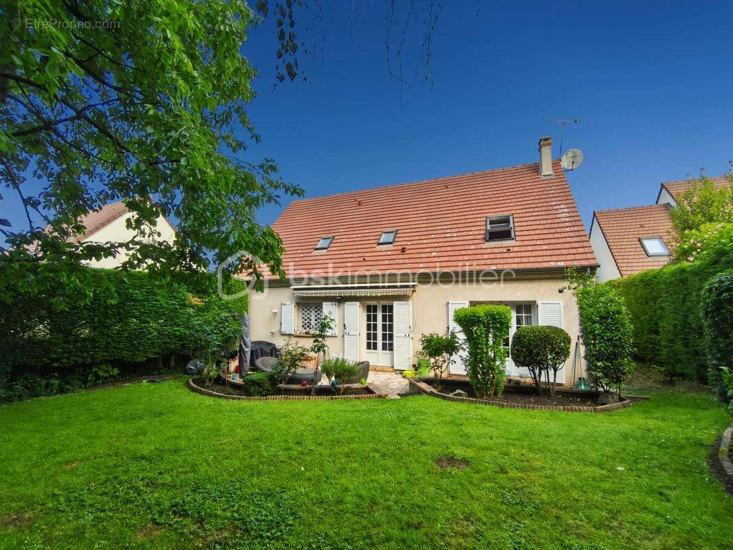 Maison à LONGPERRIER