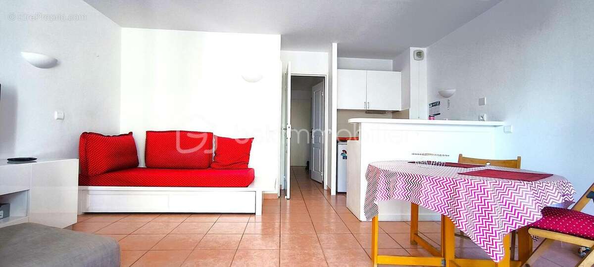 Magnifique appartement de 36 m2 sur le Golf de Pont-Royal, avec un jardin et une place de parking privée - photo 4