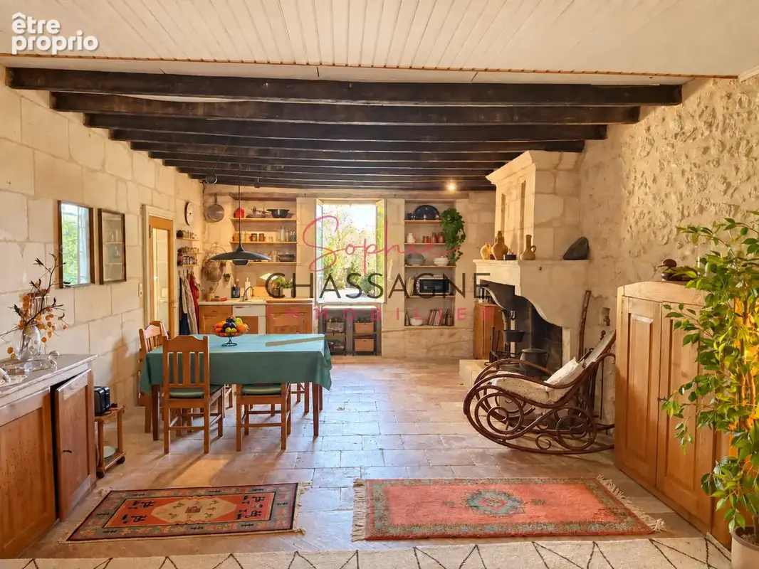 Maison en pierre avec deux logements et de nombreuses dépendances sur 274 m2 de terrain - photo 6