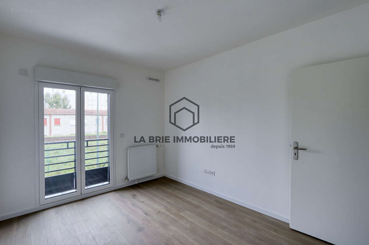 Appartement à SAINT-MAUR-DES-FOSSES