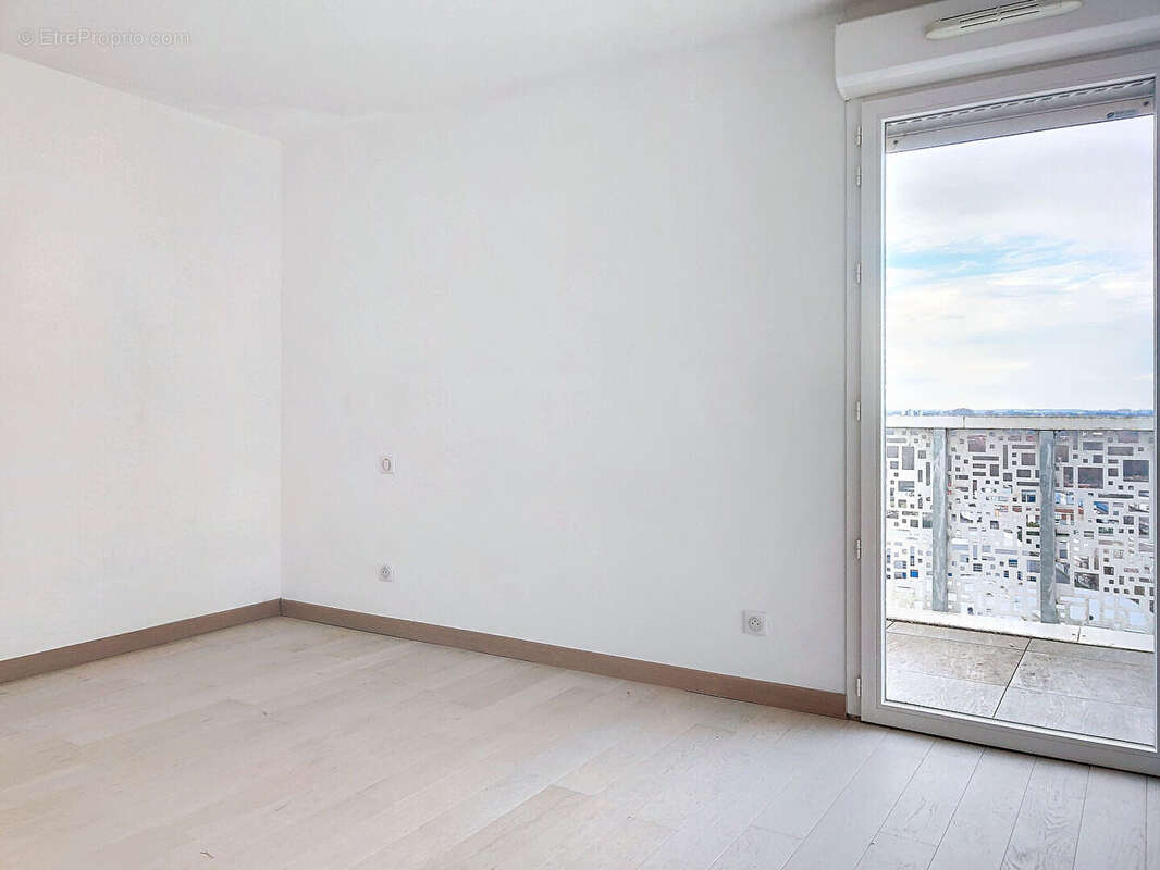 Appartement à VILLENAVE-D&#039;ORNON