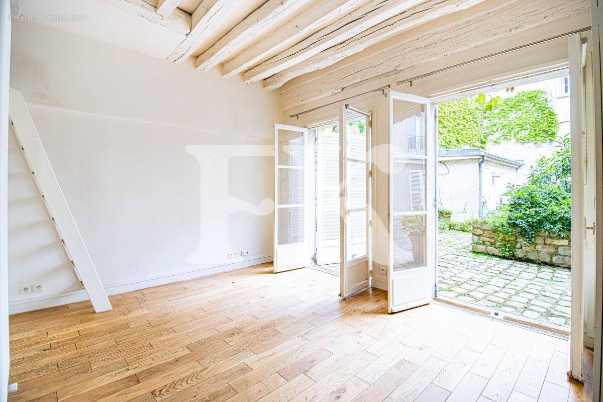 Appartement à PARIS-7E