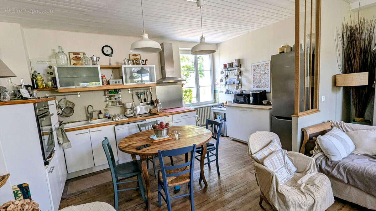 Maison rénovée en pierres 5 pièces - 105 m² - PLEINE FOUGERES (35610) - photo 6