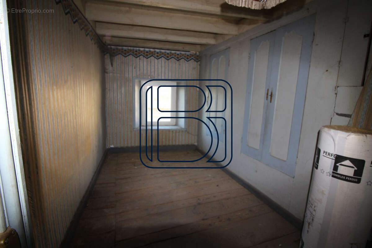 Maison à MARSAC-EN-LIVRADOIS