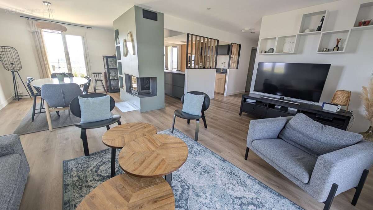 Maison à LA ROCHE-BLANCHE