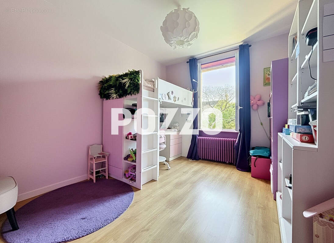 A Vendre - AVRANCHES (Centre-ville) - Maison 7 pièce(s) 170 m² - terrain 1302 m² - photo 13