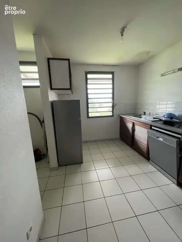 À Kourou, appartement dernier étage à vendre 166400 € LIBRE DE TOUT OCCUPANT - photo 4