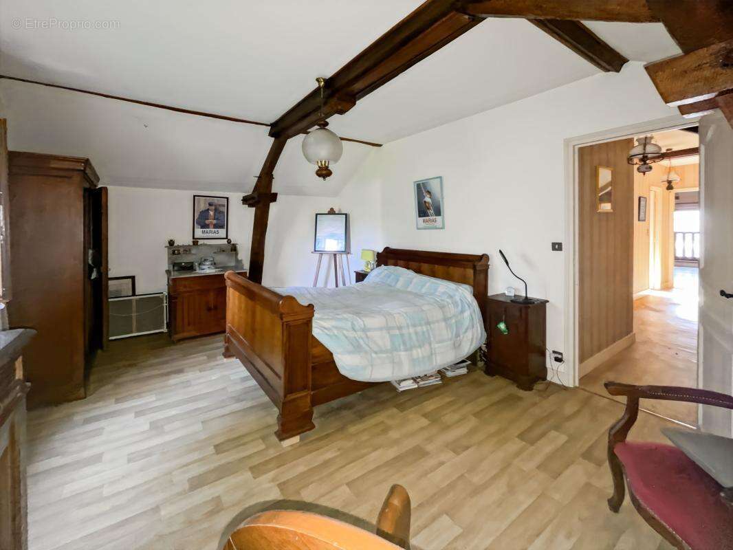 Maison à MANZAC-SUR-VERN