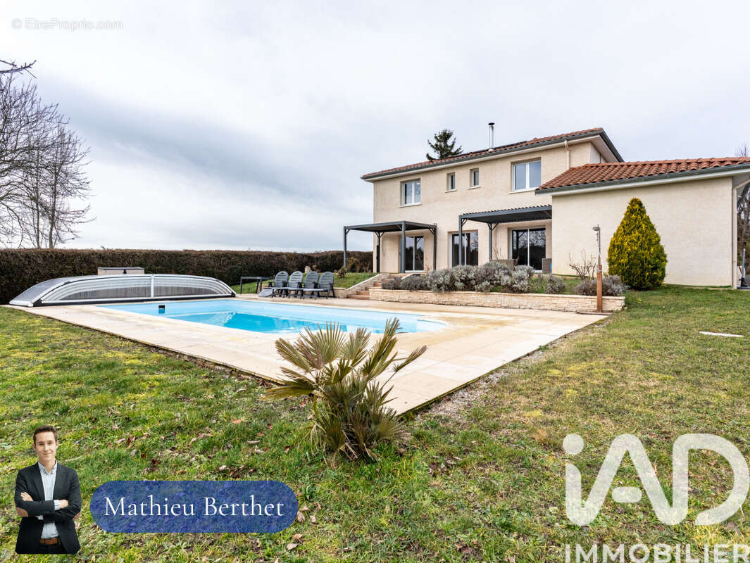 Photo 2 - Maison à PERIGNEUX