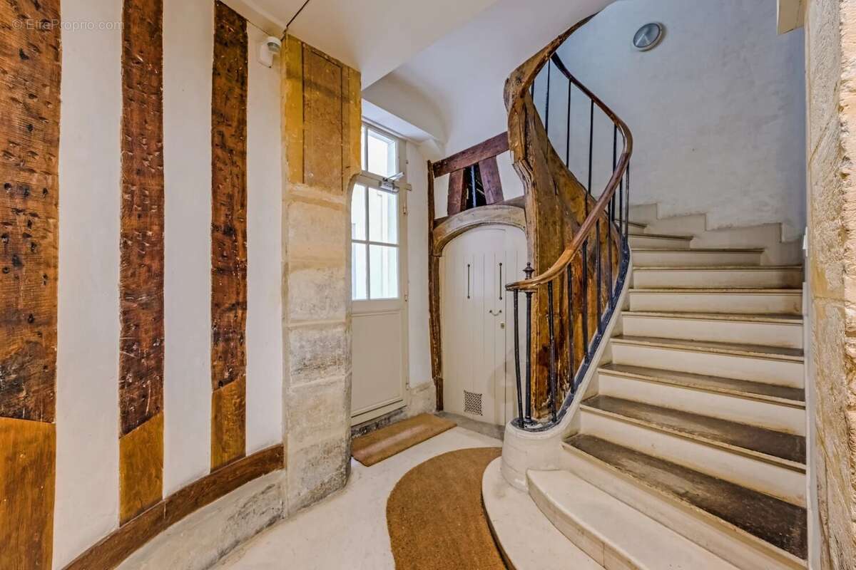 Appartement à PARIS-4E