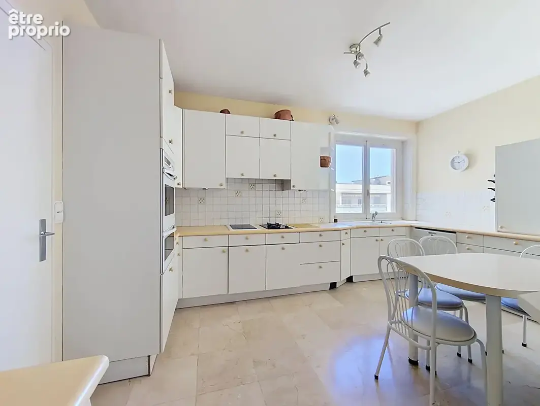 LYON 6 ème Rare à la vente - Superbe T7 - 191 m² résidence prisée - 4 chambres (possible 5 / 6 chambres) - photo 6