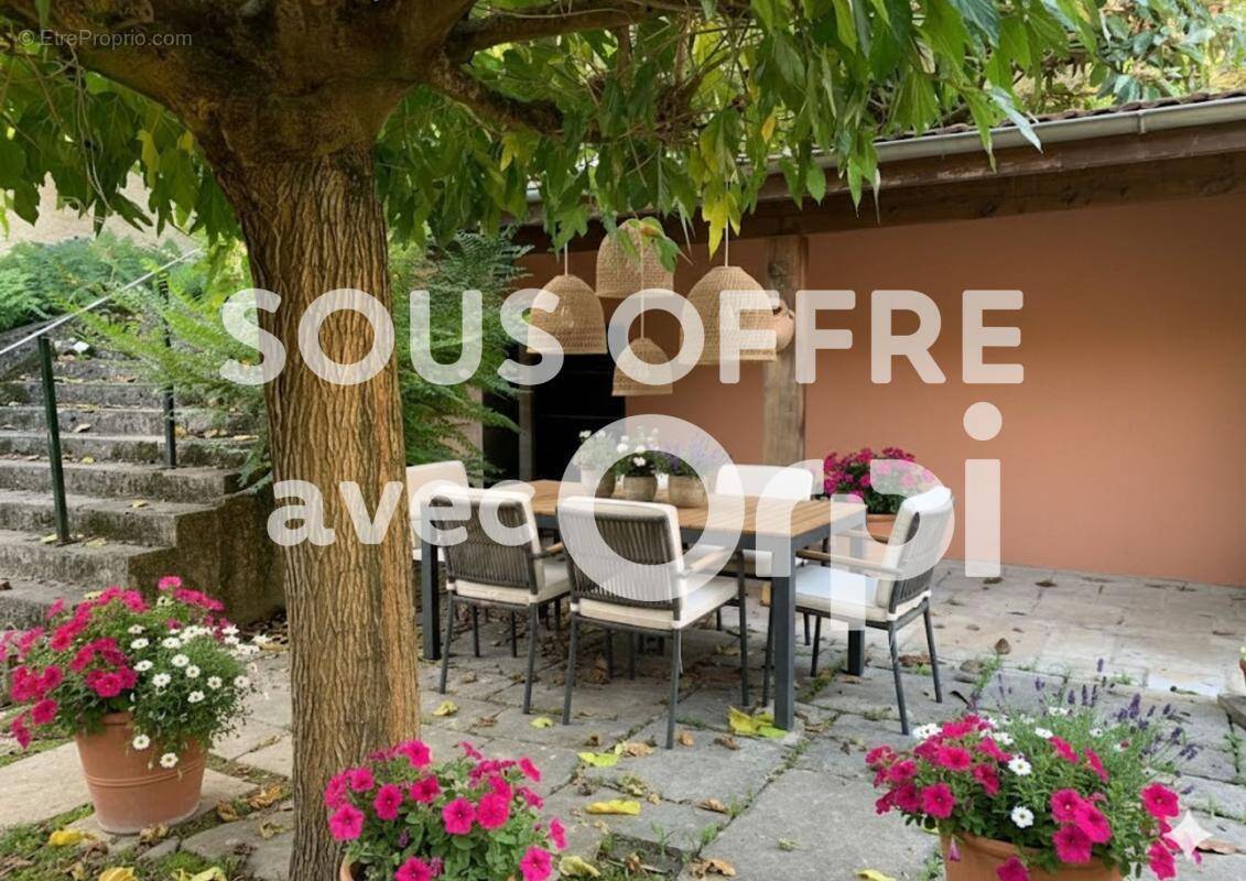 Maison à COLLONGES-AU-MONT-D&#039;OR