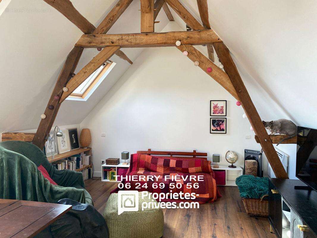 Maison à VILLAINES-LES-ROCHERS