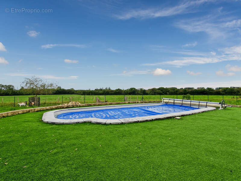 Maison à SAINT-SAVINIEN