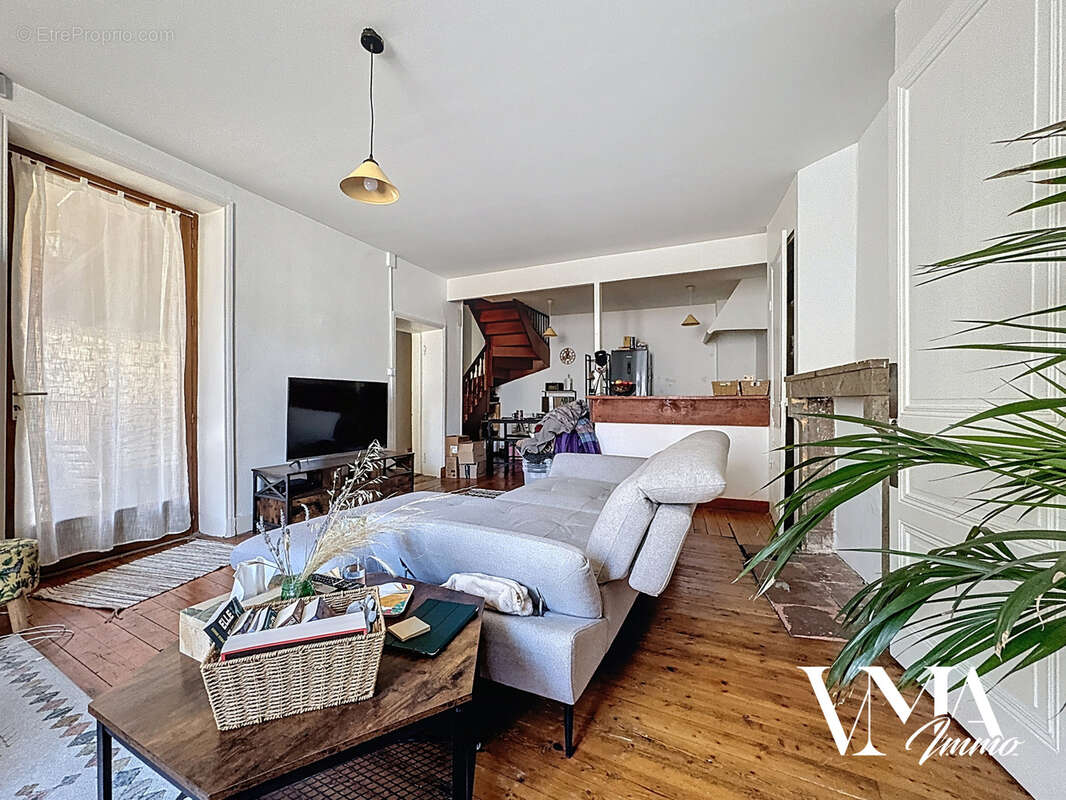 Maison à CHAZAY-D&#039;AZERGUES