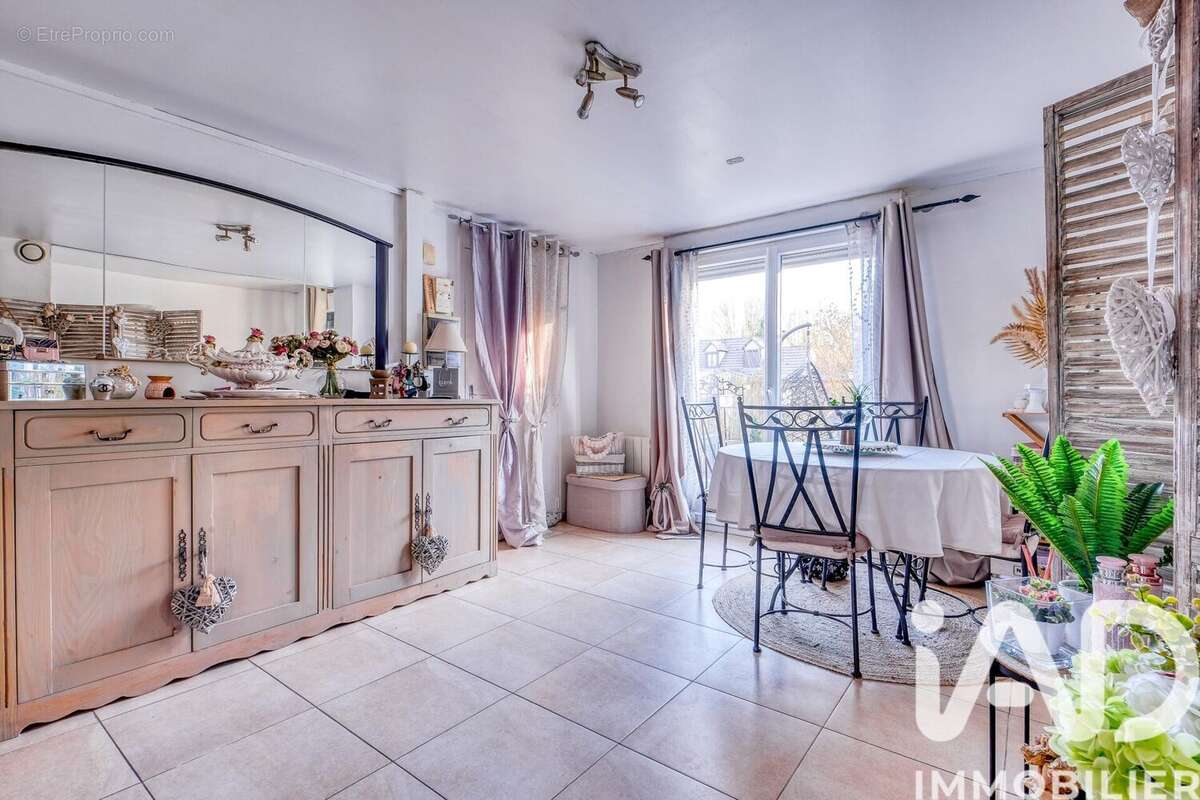 Photo 2 - Appartement à CLAYE-SOUILLY