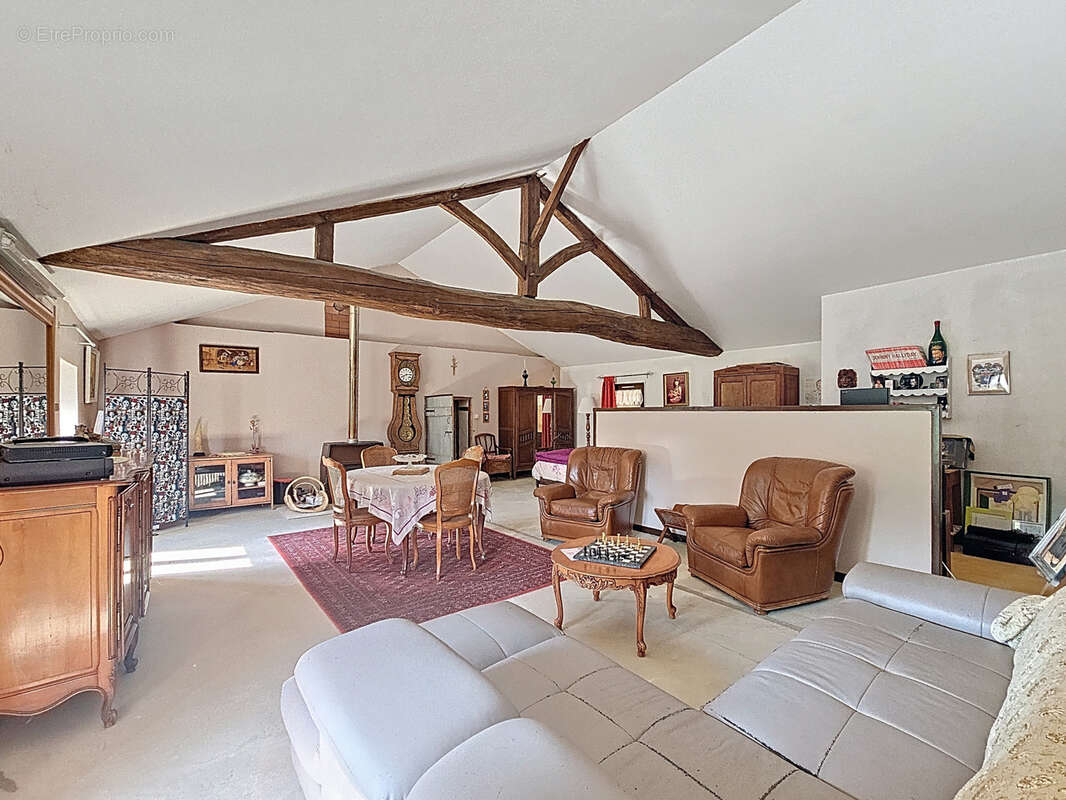 Maison à MONTREVEL-EN-BRESSE