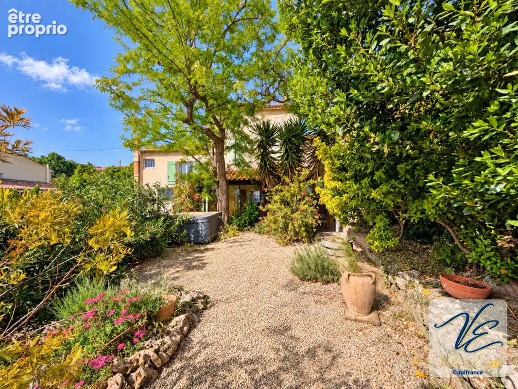 **À Cesseras, maison vigneronne de caractère avec jardin, 4 chambres et DPE B** - photo 2