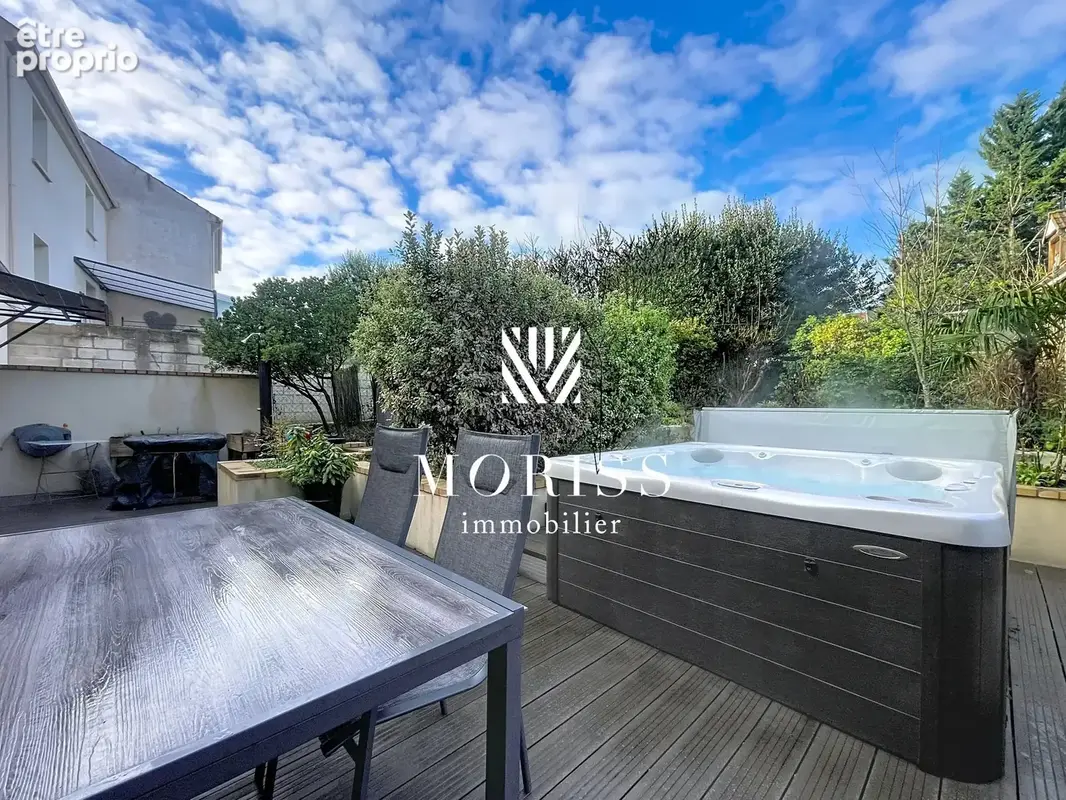 Vitry-sur-Seine Maison de 181 m2 avec jacuzzi - photo 16