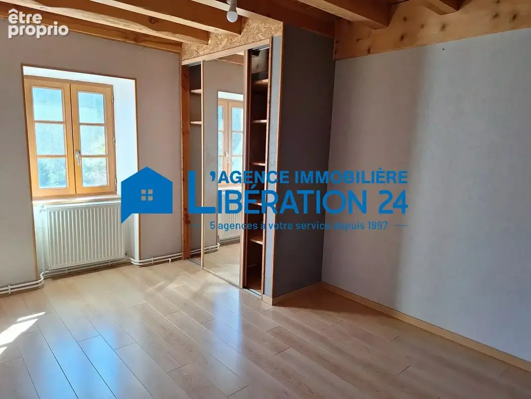 Maison 6 pièces 160 m² à vendre à Thelis-La-Combe (42220) - photo 10