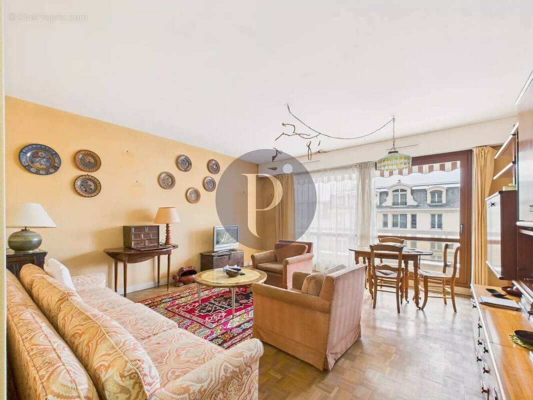 Appartement à LE PLESSIS-ROBINSON