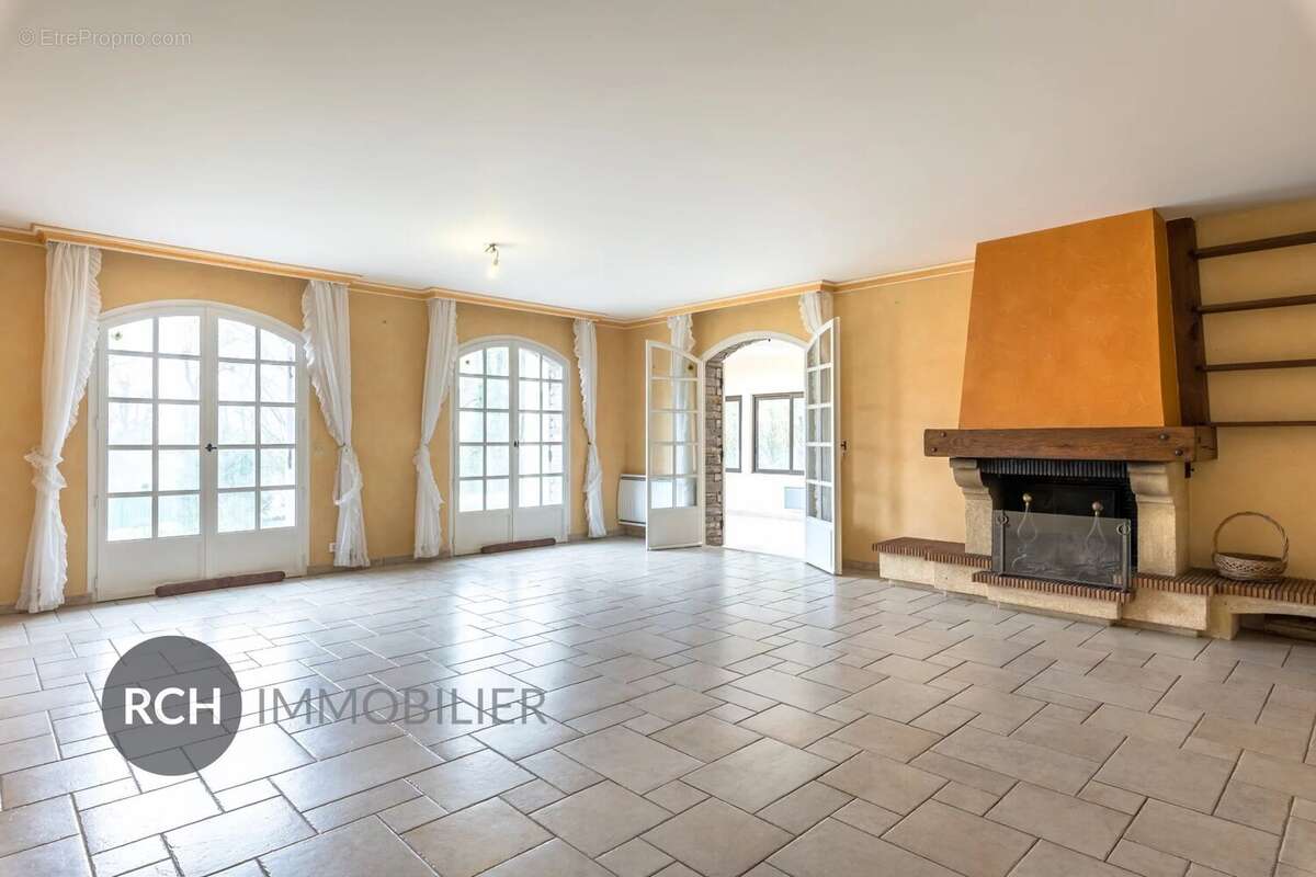 Maison à MEZY-SUR-SEINE