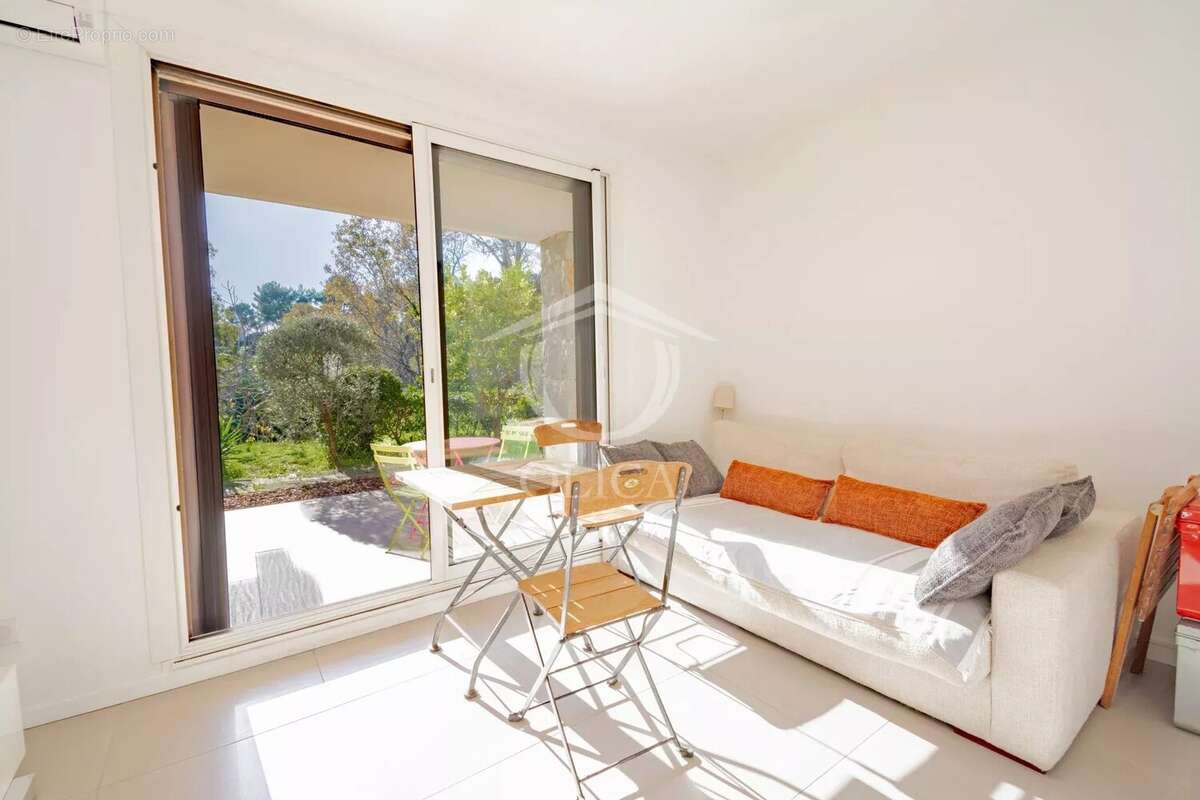 Hauts de vaugrenier - Appartement 3 pièces en rez-de-jardin - photo 5