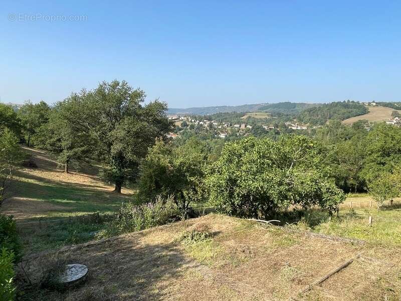 Maison à DECAZEVILLE