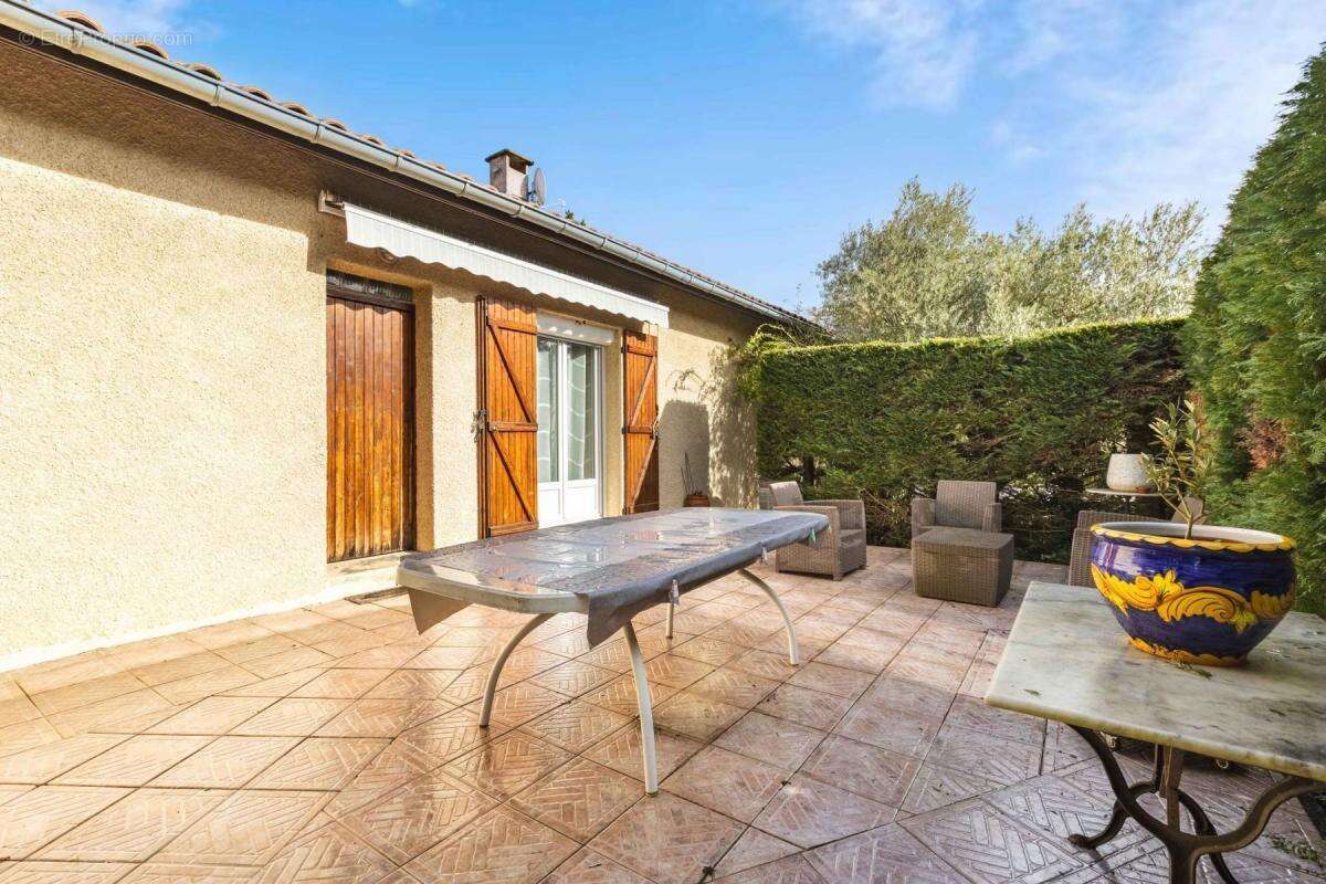 Maison à SAINT-LOUP-CAMMAS