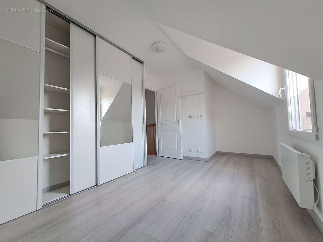 Appartement à LE PERRAY-EN-YVELINES