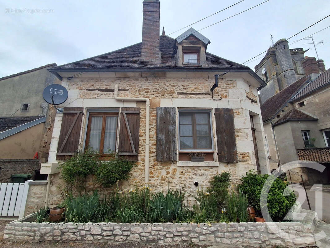 Maison 102 m² à Etais-La-Sauvin  - photo 2