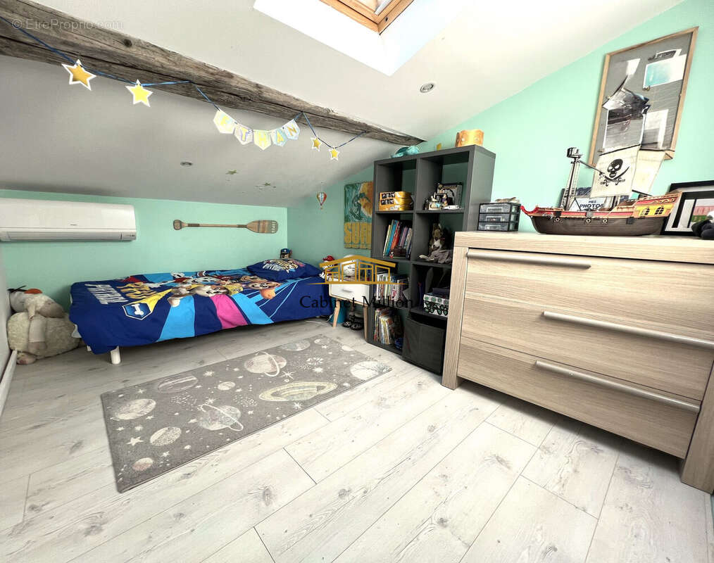 Maison à VIC-LA-GARDIOLE