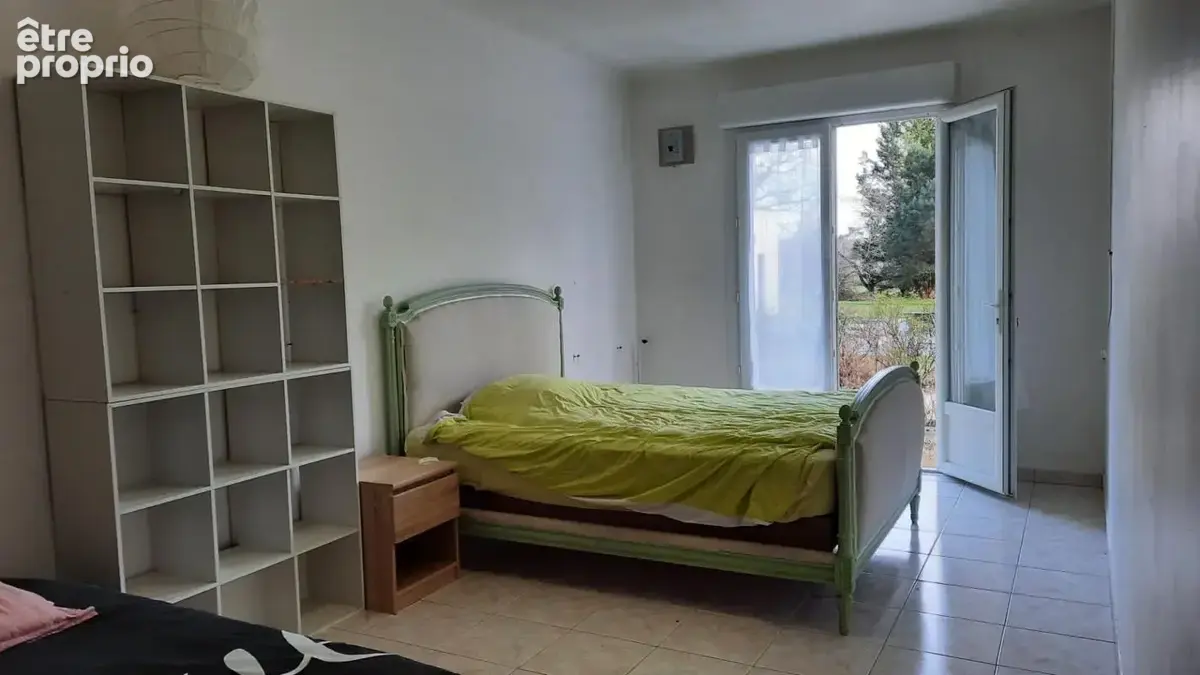Maison de plain-pied 3 chambres, piscine et grand terrain - photo 10