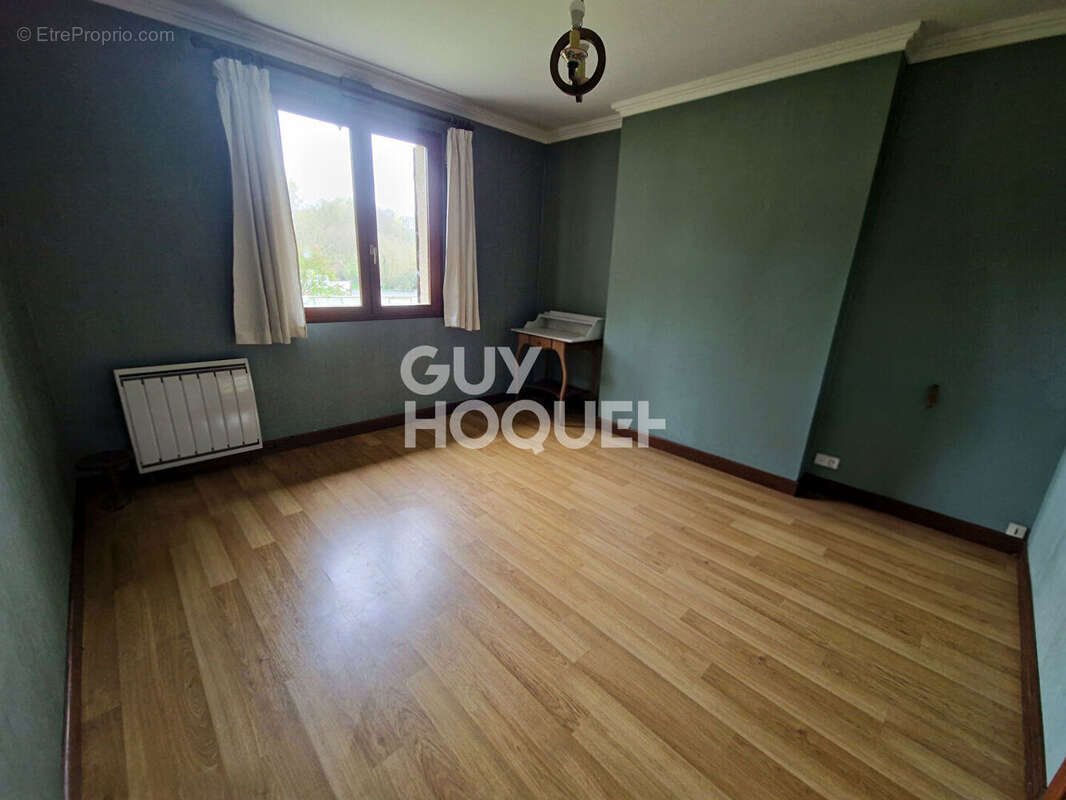 Maison à BRUYERES-ET-MONTBERAULT