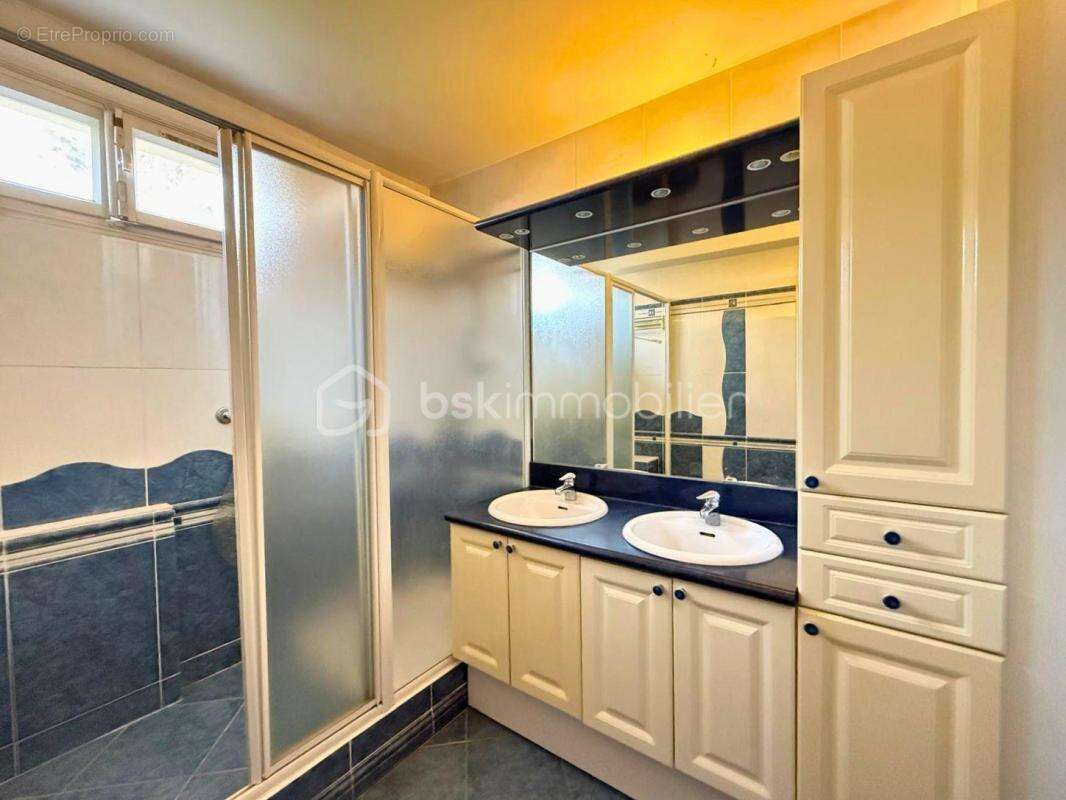 Appartement à NEUILLY-PLAISANCE