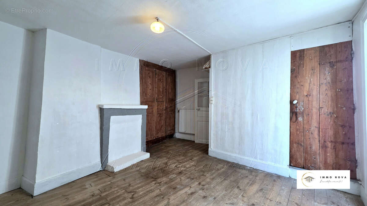 Maison à VEYRE-MONTON