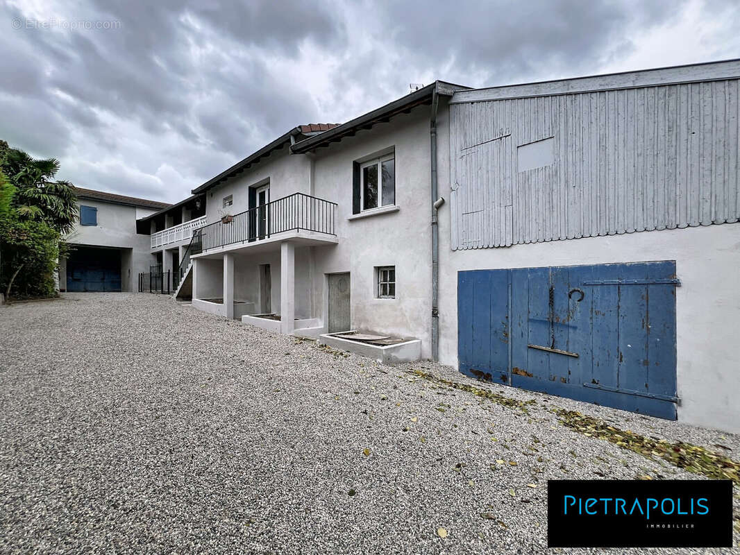 Appartement à GENAY