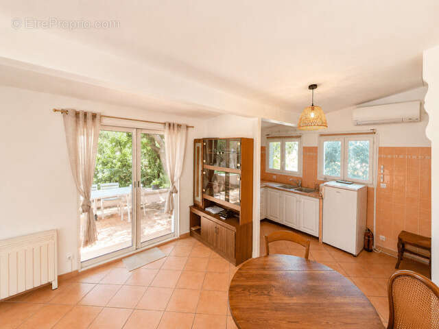 Domaine des Maurels à Bormes-les-Mimosas : 2 habitations avec terrasses sur parcelle de 350 m² - photo 4