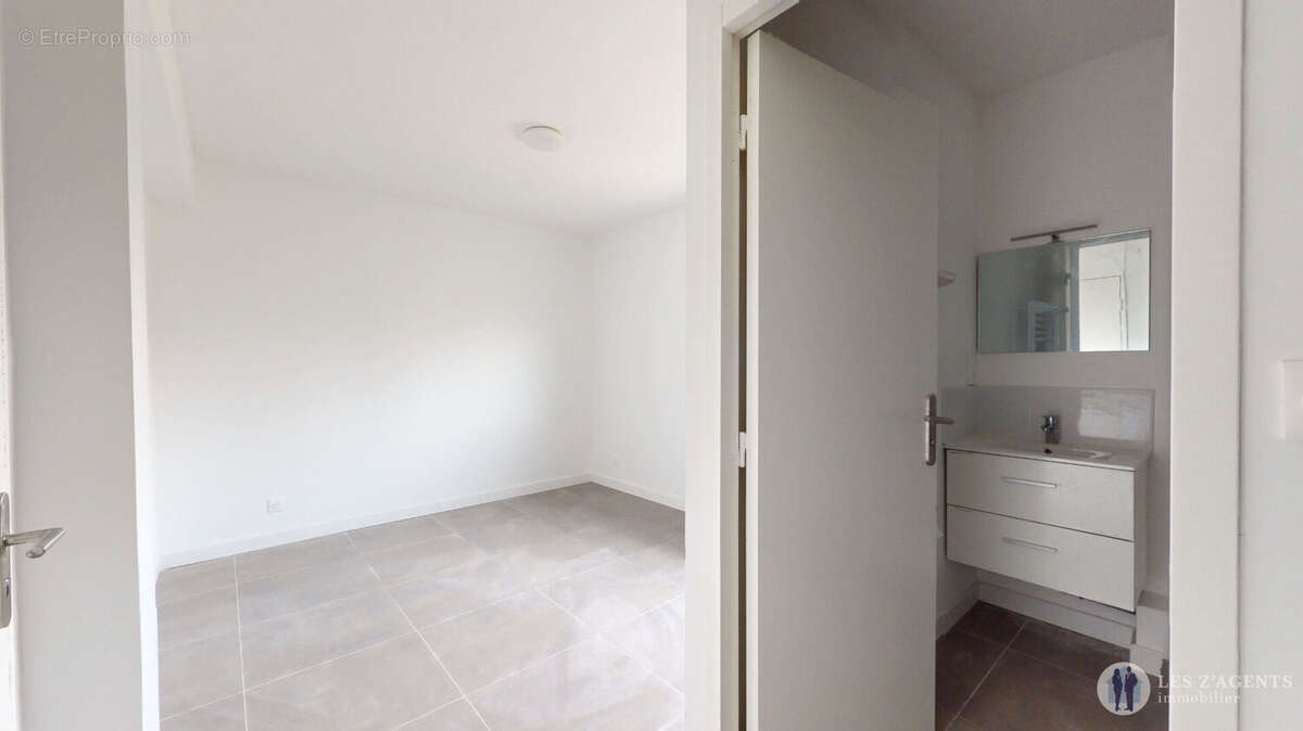 Appartement à SAINT-MARTIN-D'HERES