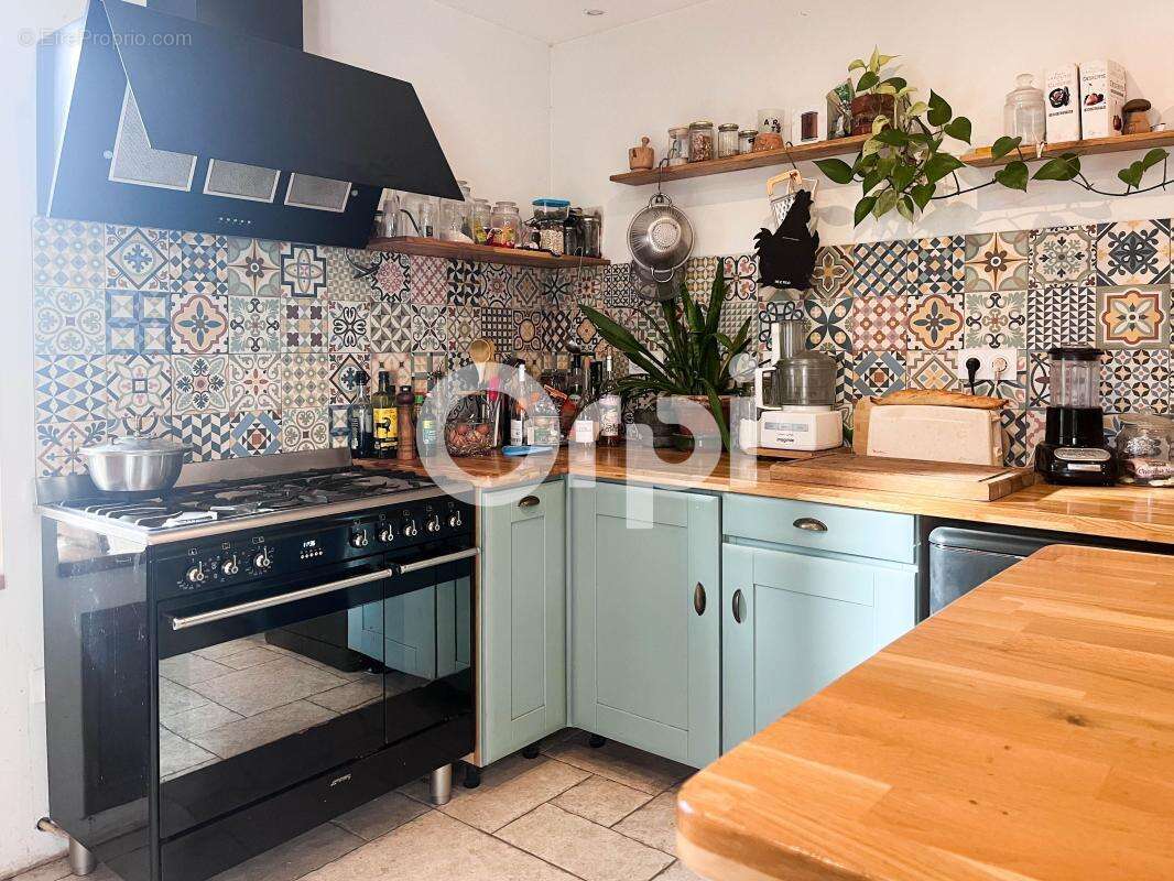 Maison à SAINT-LAURENT-DE-LA-PREE