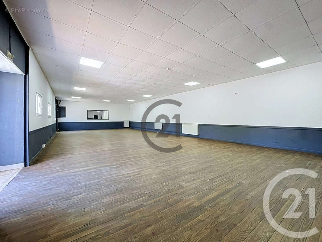 Maison 717 m² à Courcy  - photo 13