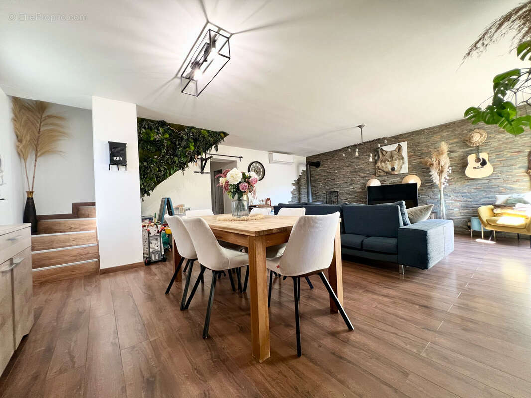 Maison à CUGES-LES-PINS