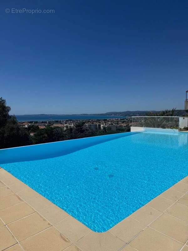 Appartement à SAINT-LAURENT-DU-VAR